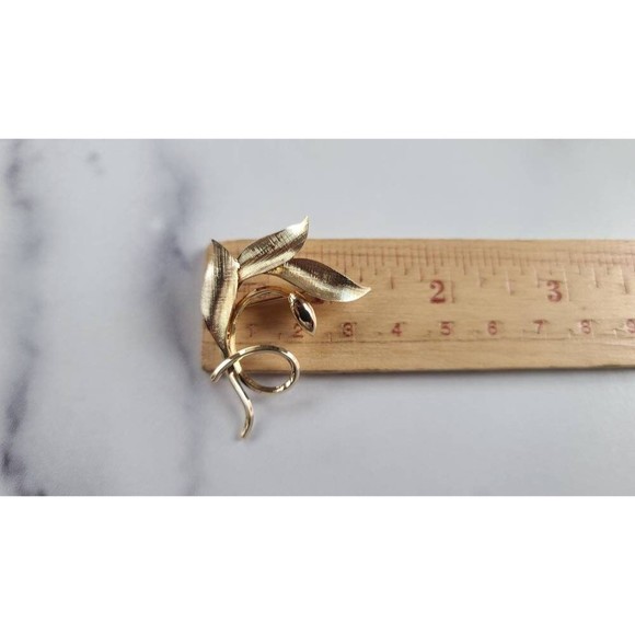 Vintage 12K GF Leaf Shaped Brooch - Picture 7 of 10